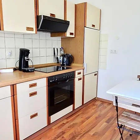 Apartment Neukirchen 3* نويكيرشن-فلوين